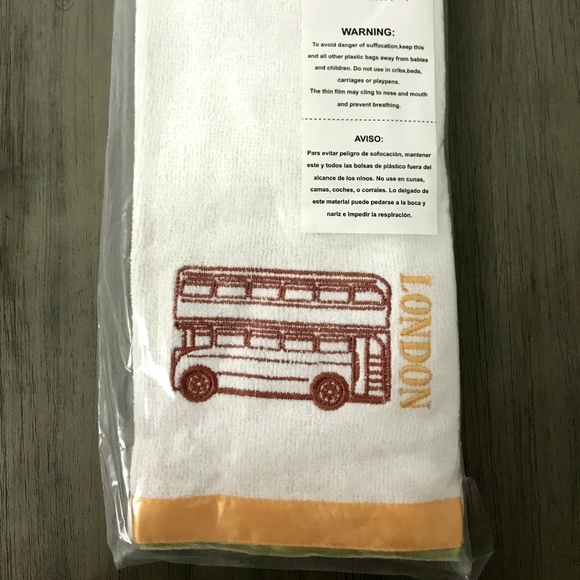 Avon Other - *READ* London & NYC Hand Towel Set
